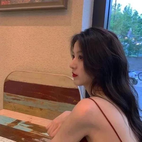 难哄，许枝俏谈个恋爱吧